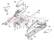 PIAGGIO X7 300 ie Central cover - Footrests