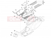 VESPA Primavera 125 ie (EMEA) Central cover - Footrests